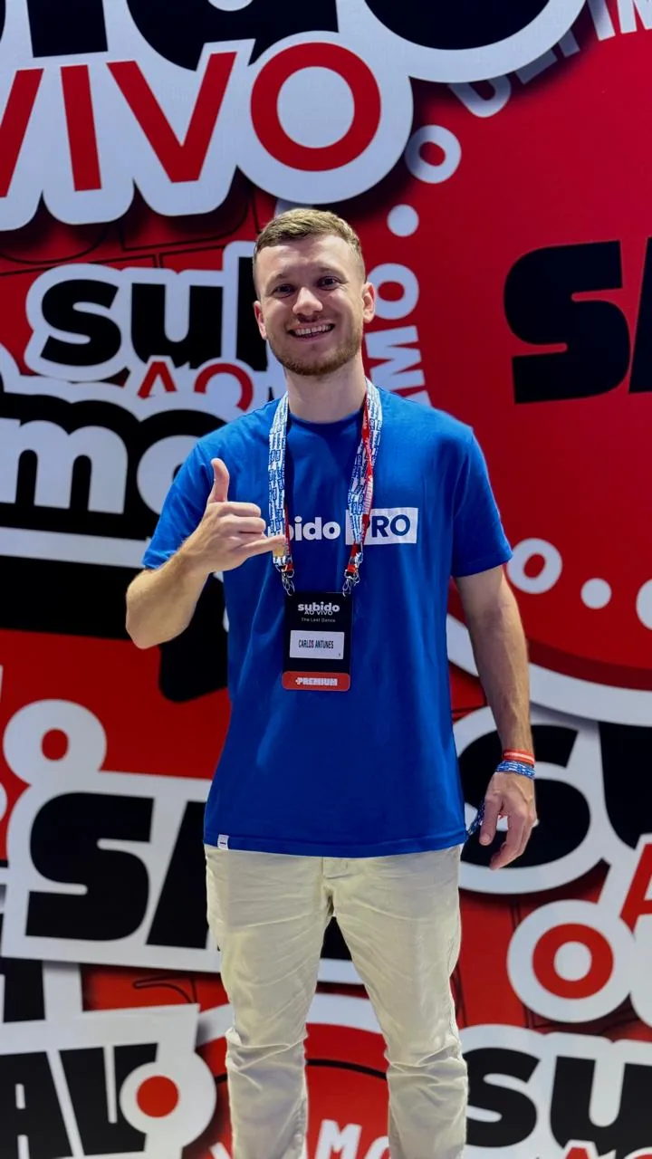 Carlos Eduardo no evento Subido ao Vivo
